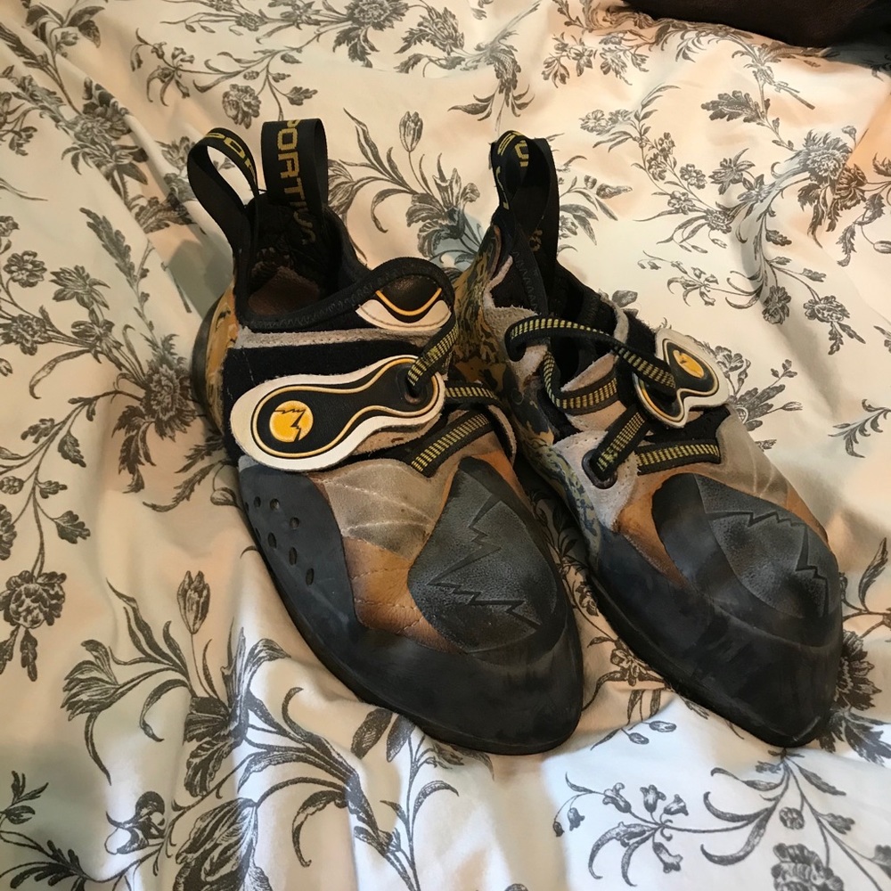 La Sportiva solution climbing shoes 36